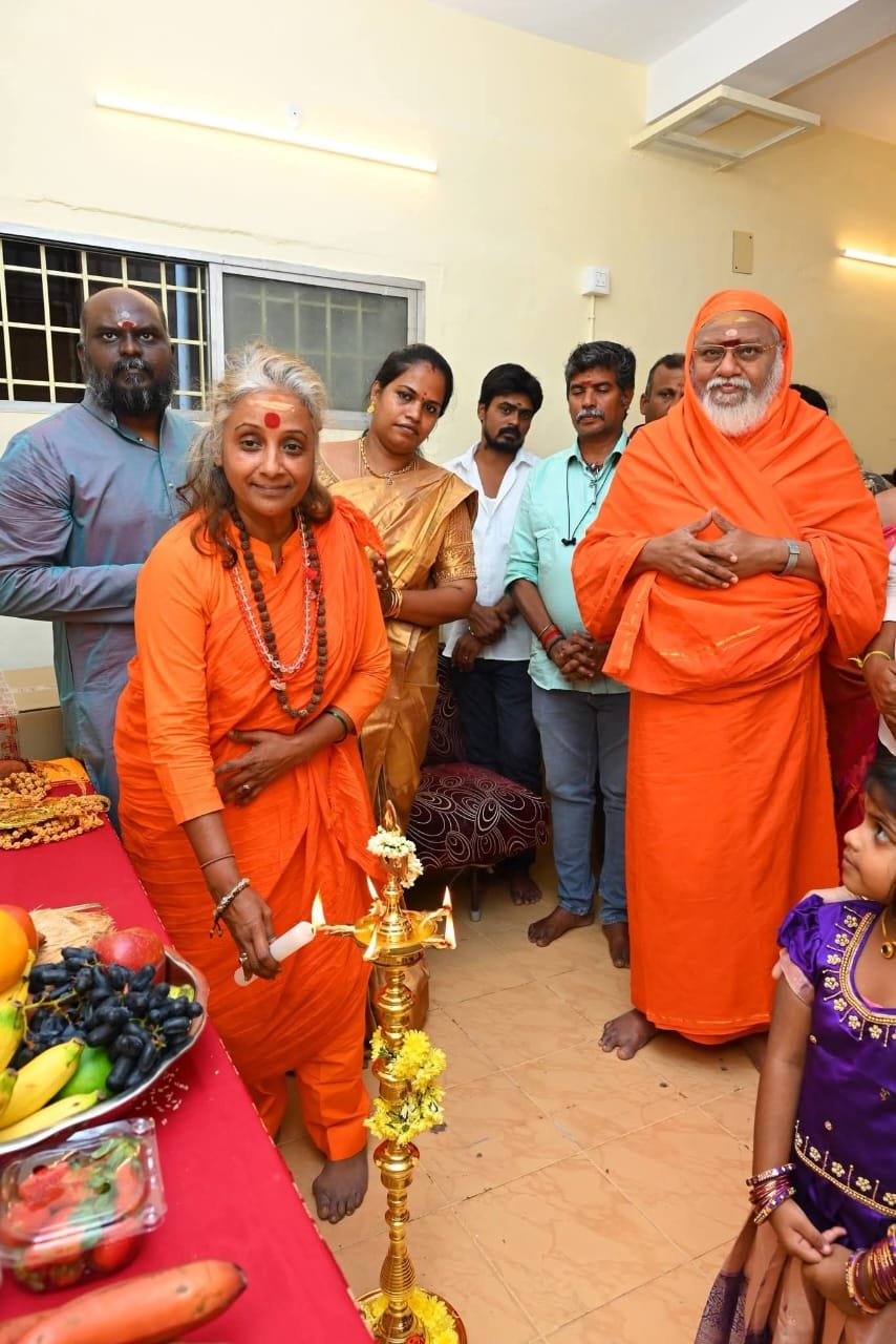 Lighting of the Traditional Kuthu Vilakku at the First Annual Conference